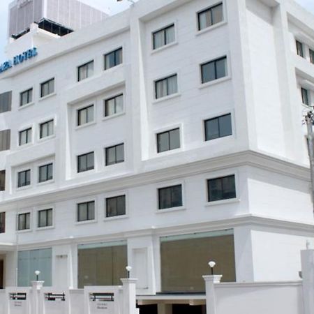 Hotel Hampshire Plaza Hyderabad Esterno foto