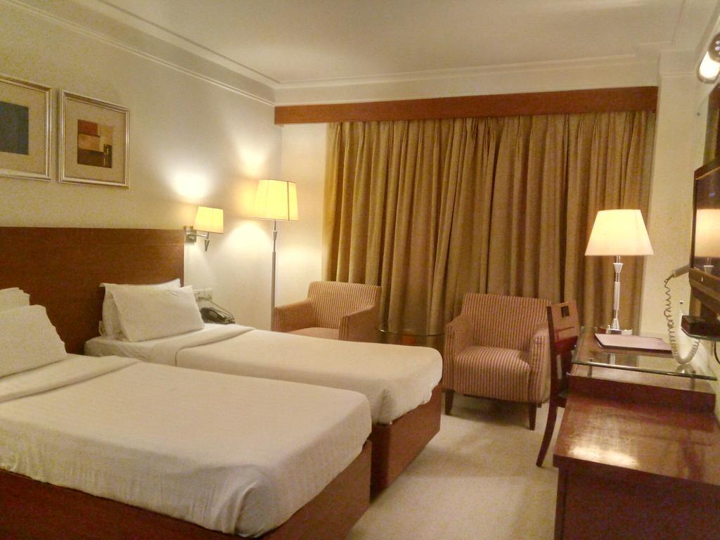 Hotel Hampshire Plaza Hyderabad Esterno foto