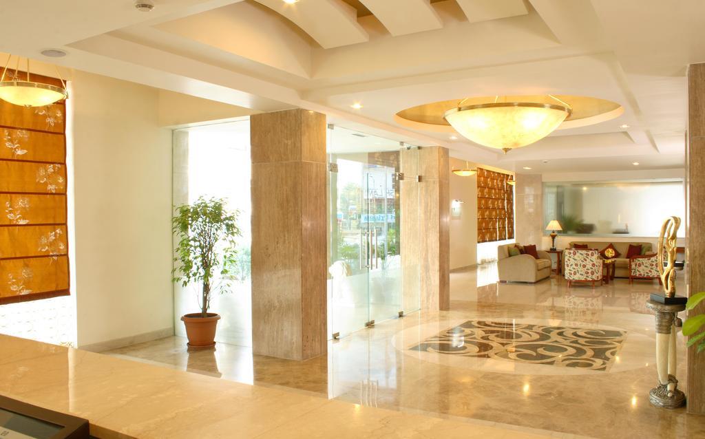 Hotel Hampshire Plaza Hyderabad Esterno foto