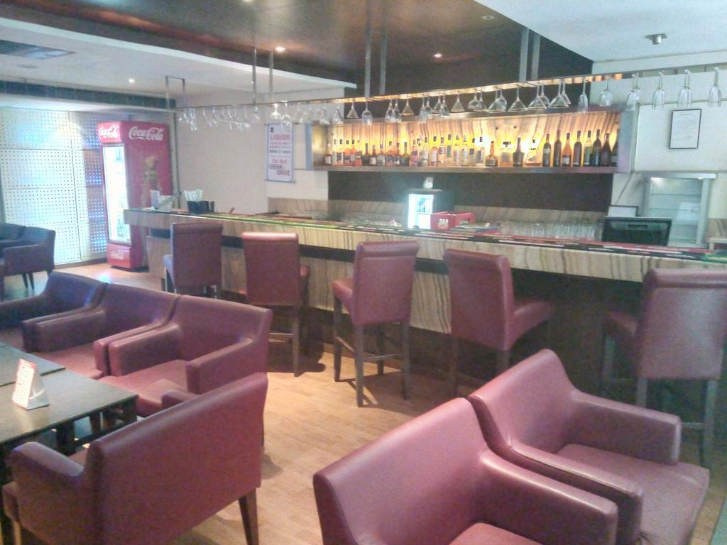 Hotel Hampshire Plaza Hyderabad Esterno foto