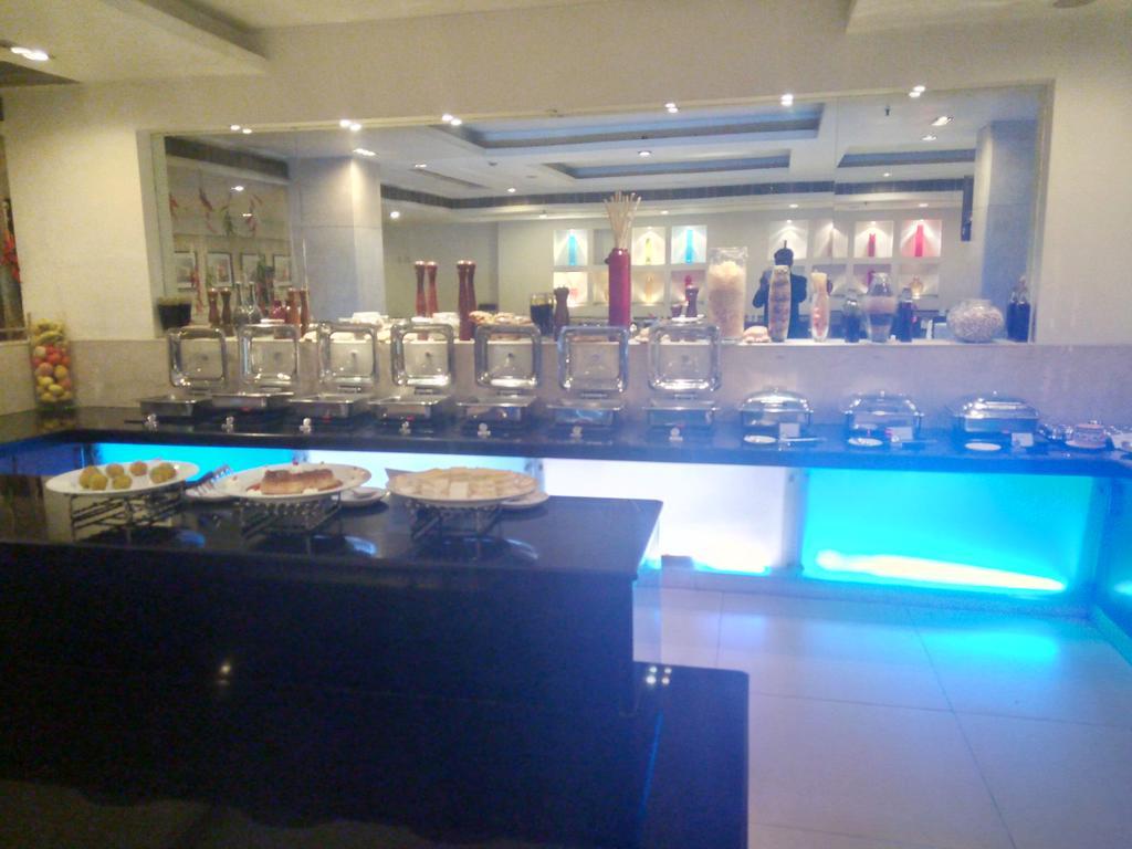 Hotel Hampshire Plaza Hyderabad Esterno foto
