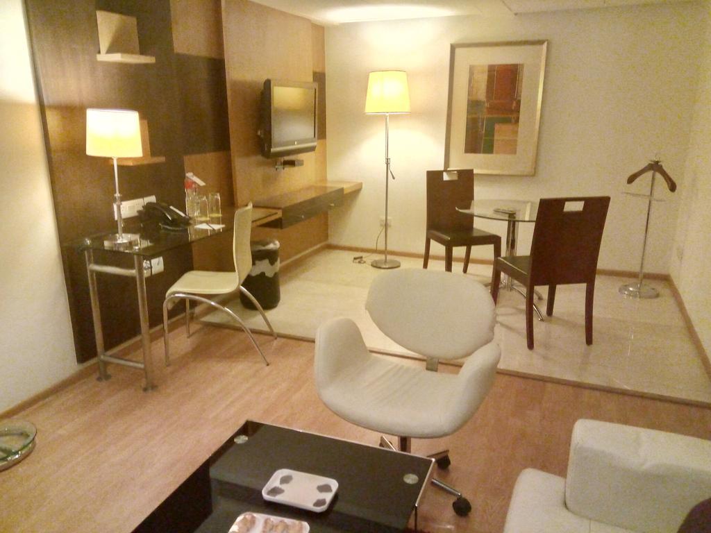 Hotel Hampshire Plaza Hyderabad Esterno foto