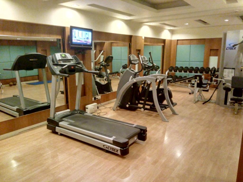 Hotel Hampshire Plaza Hyderabad Esterno foto