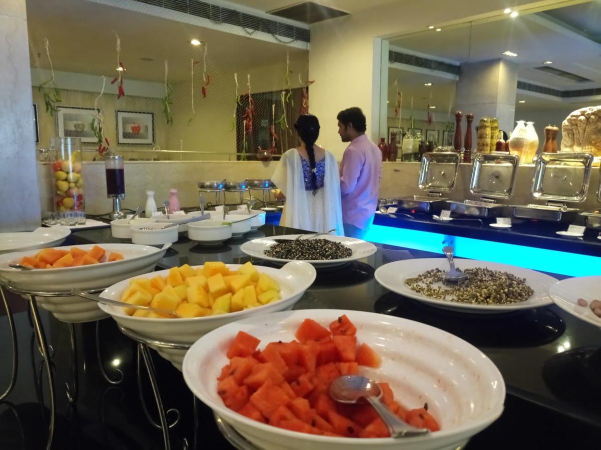 Hotel Hampshire Plaza Hyderabad Esterno foto