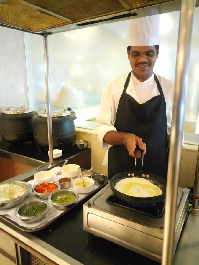 Hotel Hampshire Plaza Hyderabad Esterno foto