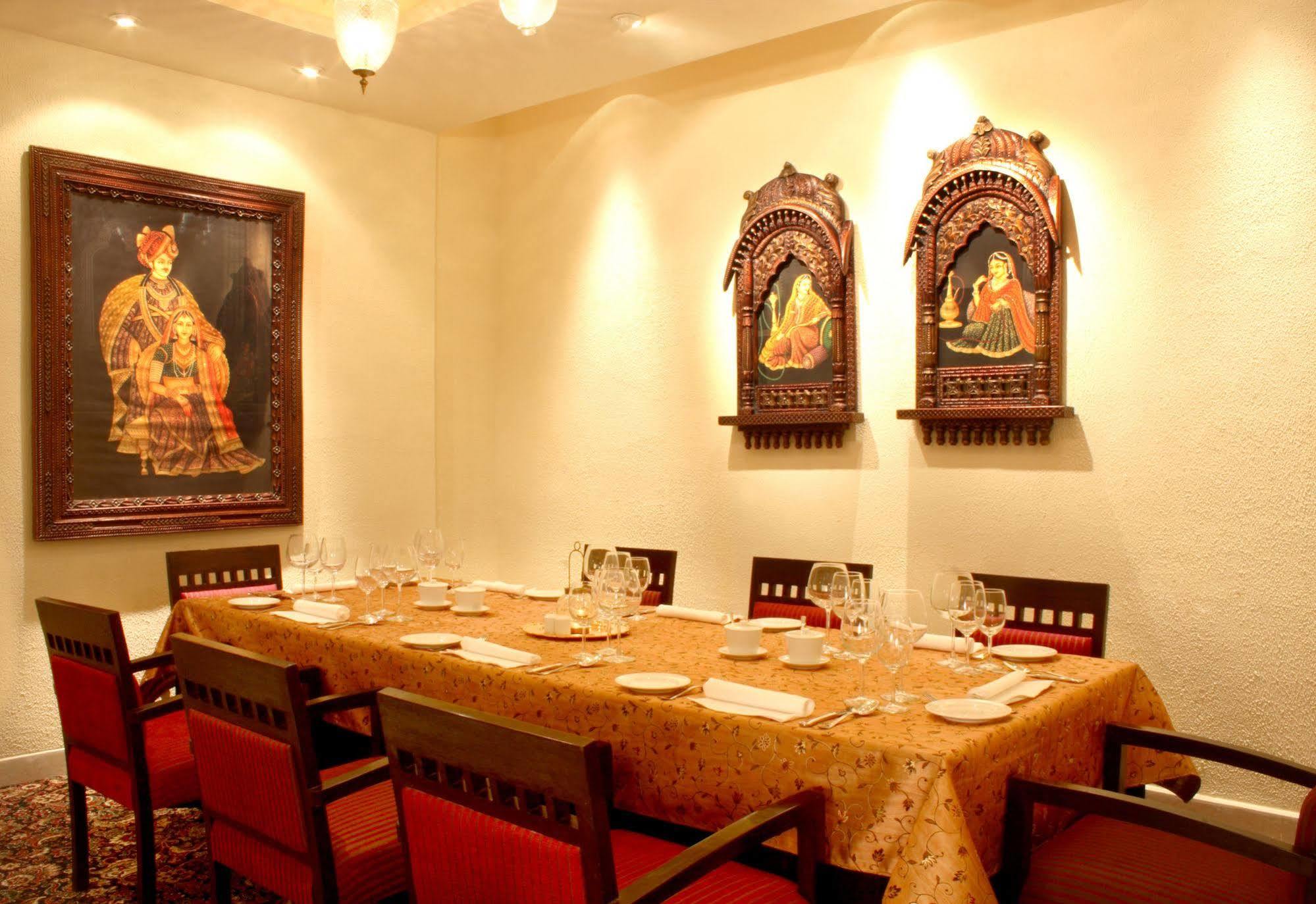 Hotel Hampshire Plaza Hyderabad Esterno foto