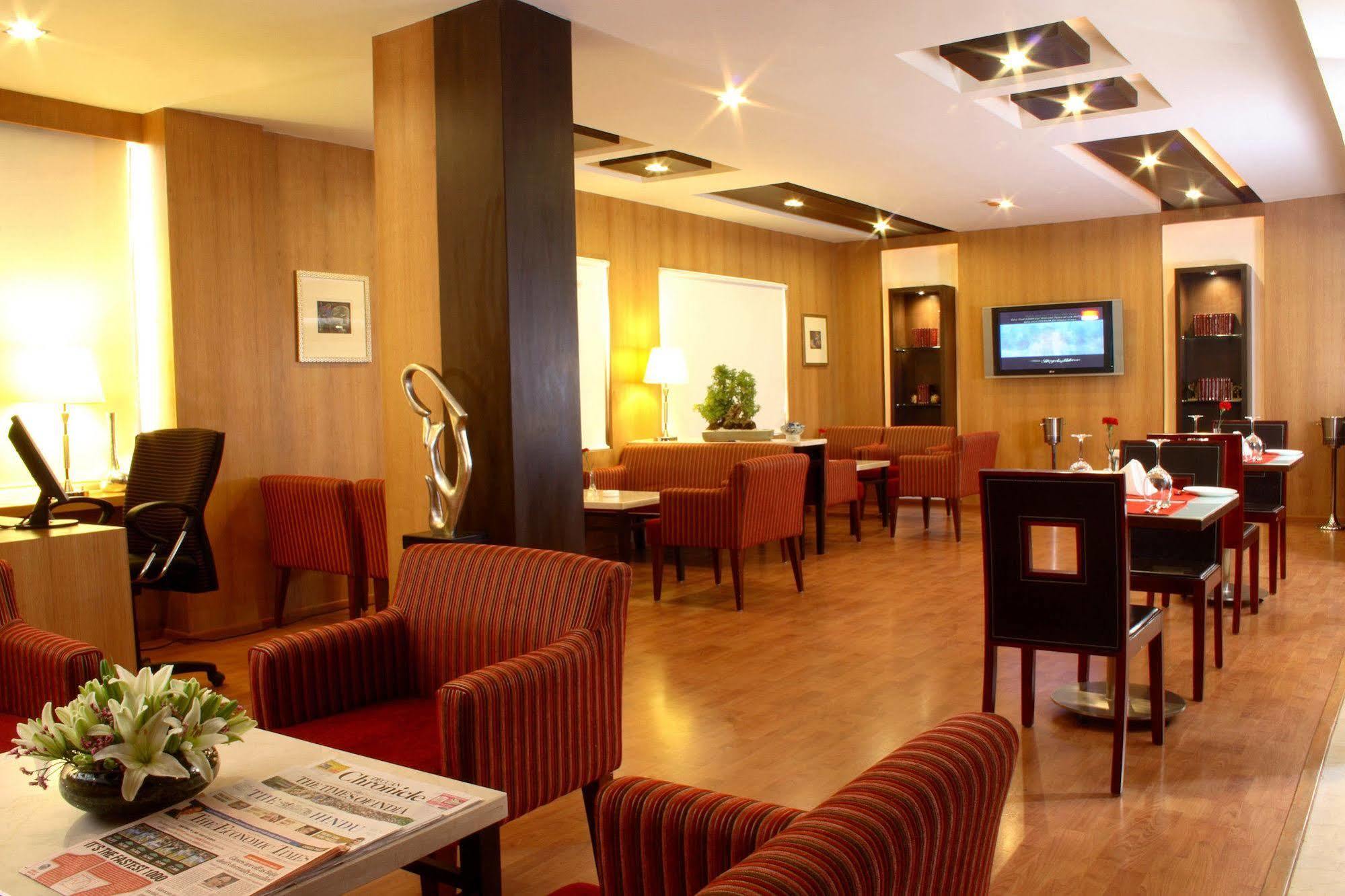 Hotel Hampshire Plaza Hyderabad Esterno foto