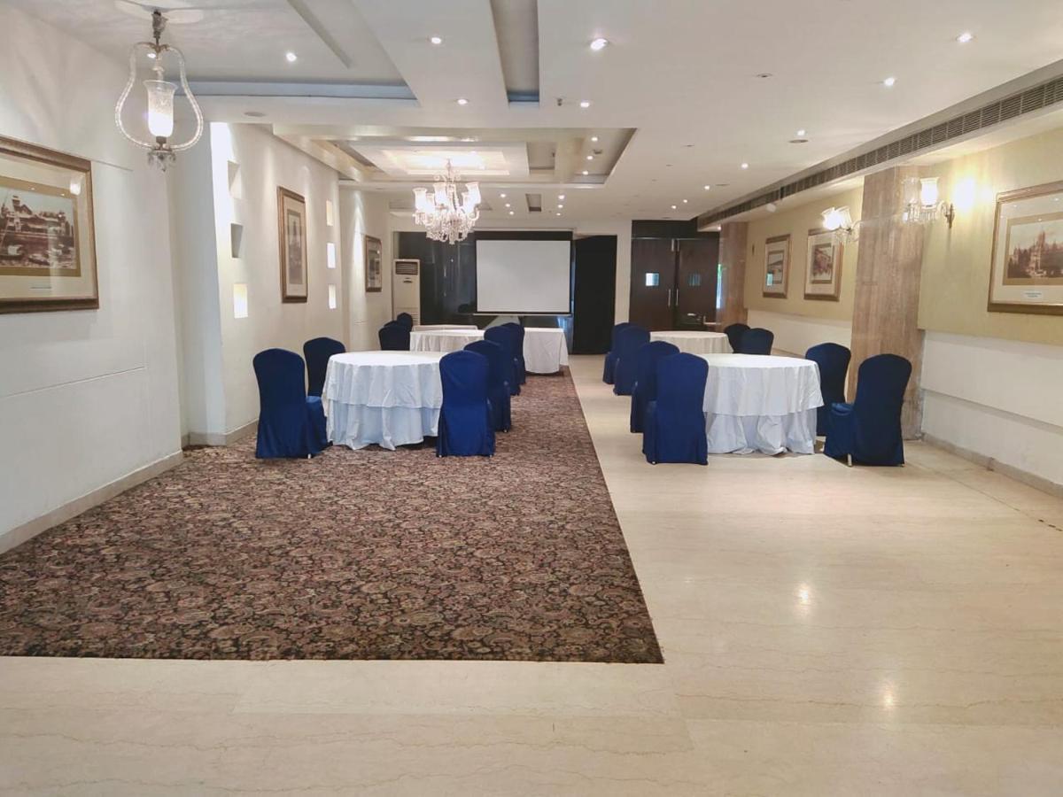 Hotel Hampshire Plaza Hyderabad Esterno foto